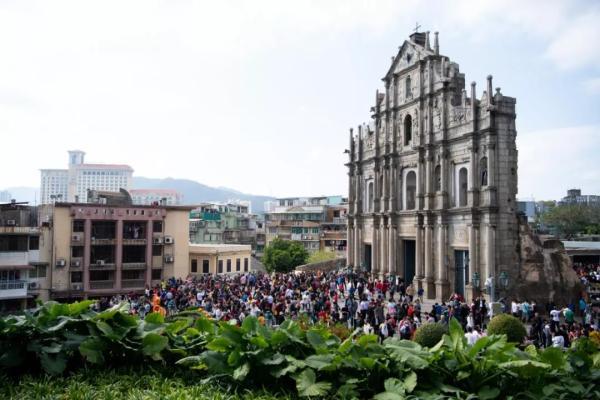 澳门作为中国的特别行政区，以其独特的文化魅力和繁荣的旅游业闻名于世。在这个充满活力的地区，人们关注着各种信息，特别是关于澳门管家婆资料正版大全以及与之相关的各种话题。本文将围绕这一主题展开讨论，并涉及到门计释义解释落实等相关内容。